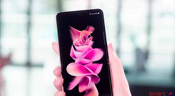 Samsung Galaxy Z Flip 3 5G Display and color contrast